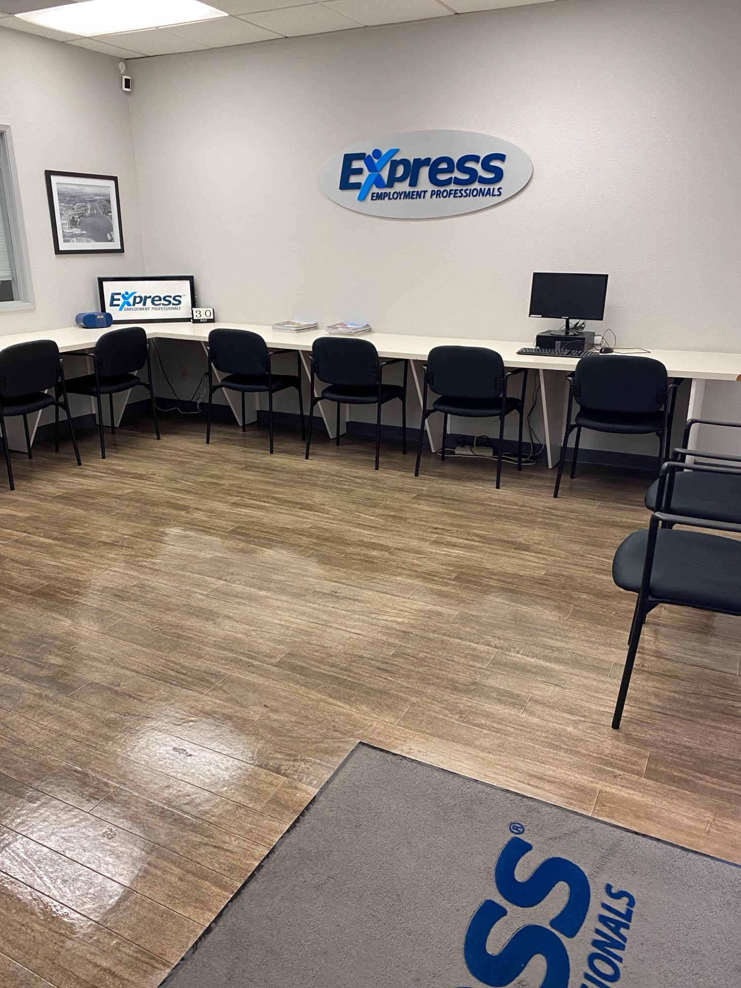 An office reception area cleaned by Primeline Maintenance & Janitorial